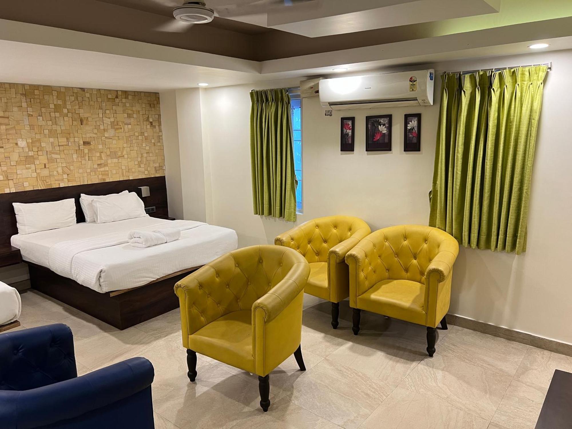 Diviyum Manor Hotel Port Blair Buitenkant foto